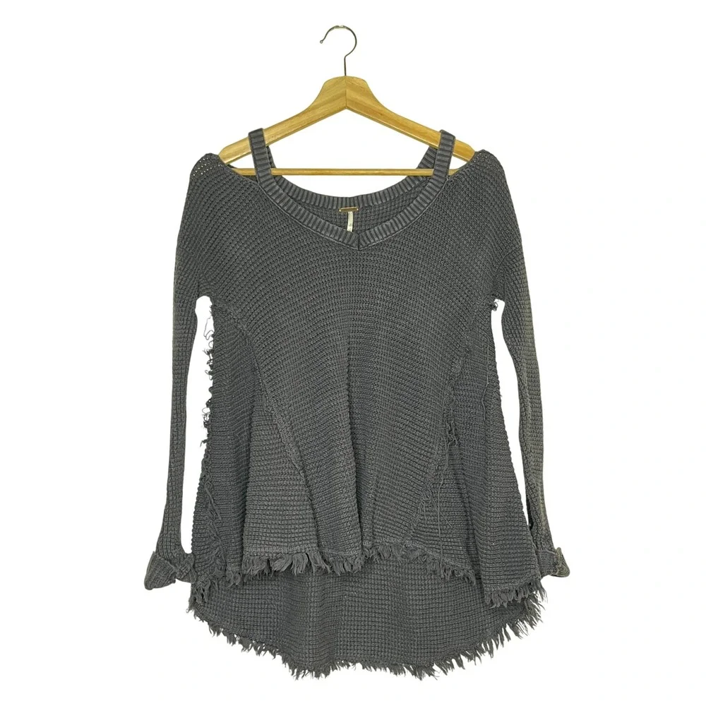 Free People‎ Gray Waffle Knit Cold Shoulder Frayed Hem Sweater Small OB428208